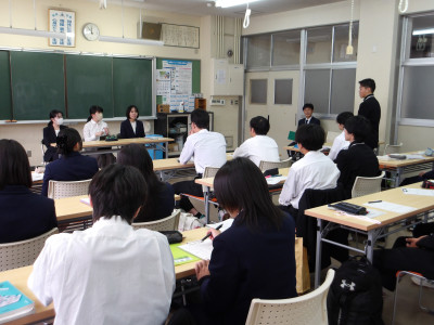 IMGP0083 オリエンテーション_若手教諭との懇談会